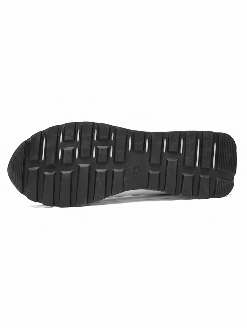 Baskets en simili cuir